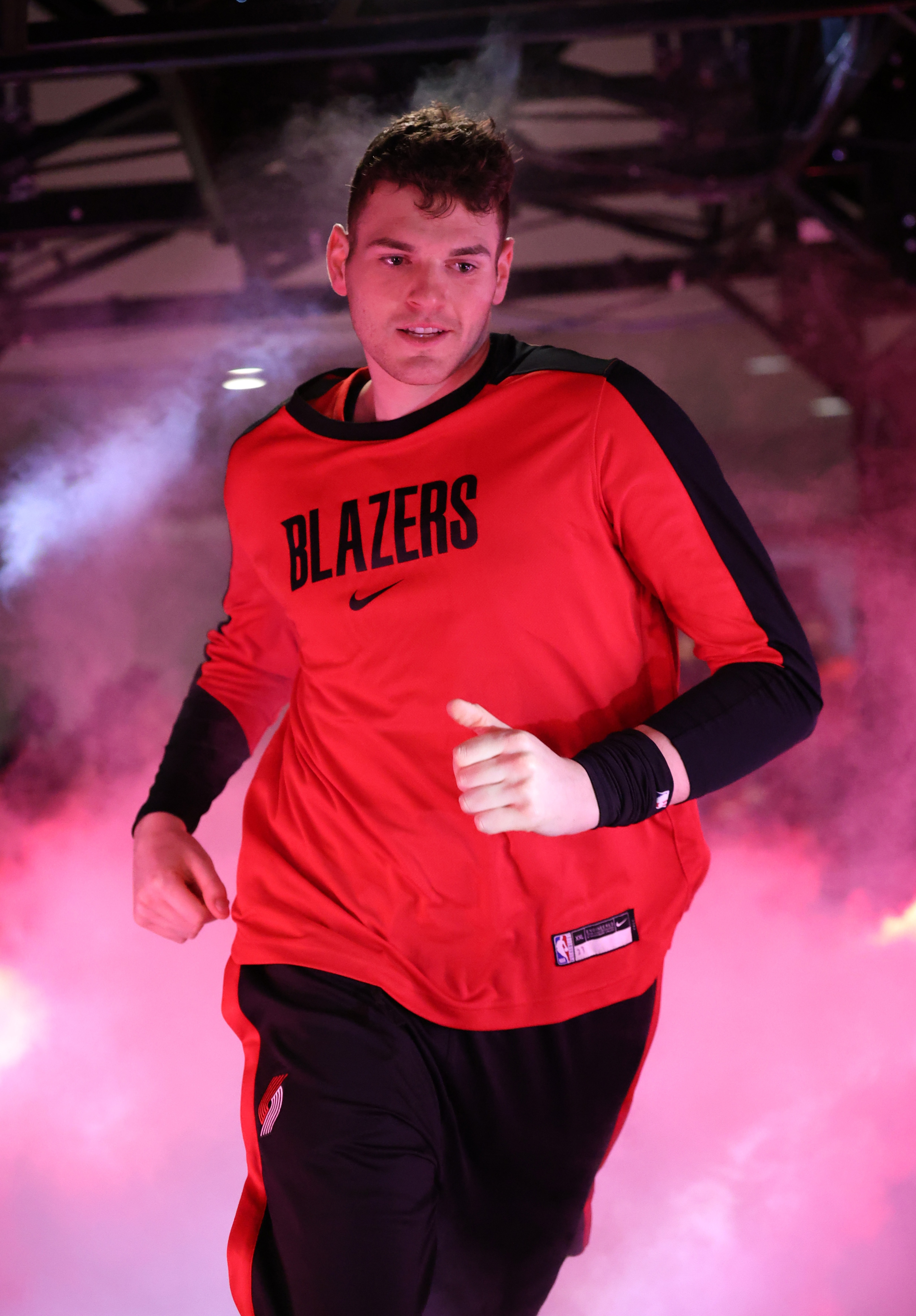 拓记：克林根领跑中锋位置，罗威伤病频发与杨瀚森篮板能力尚需检验