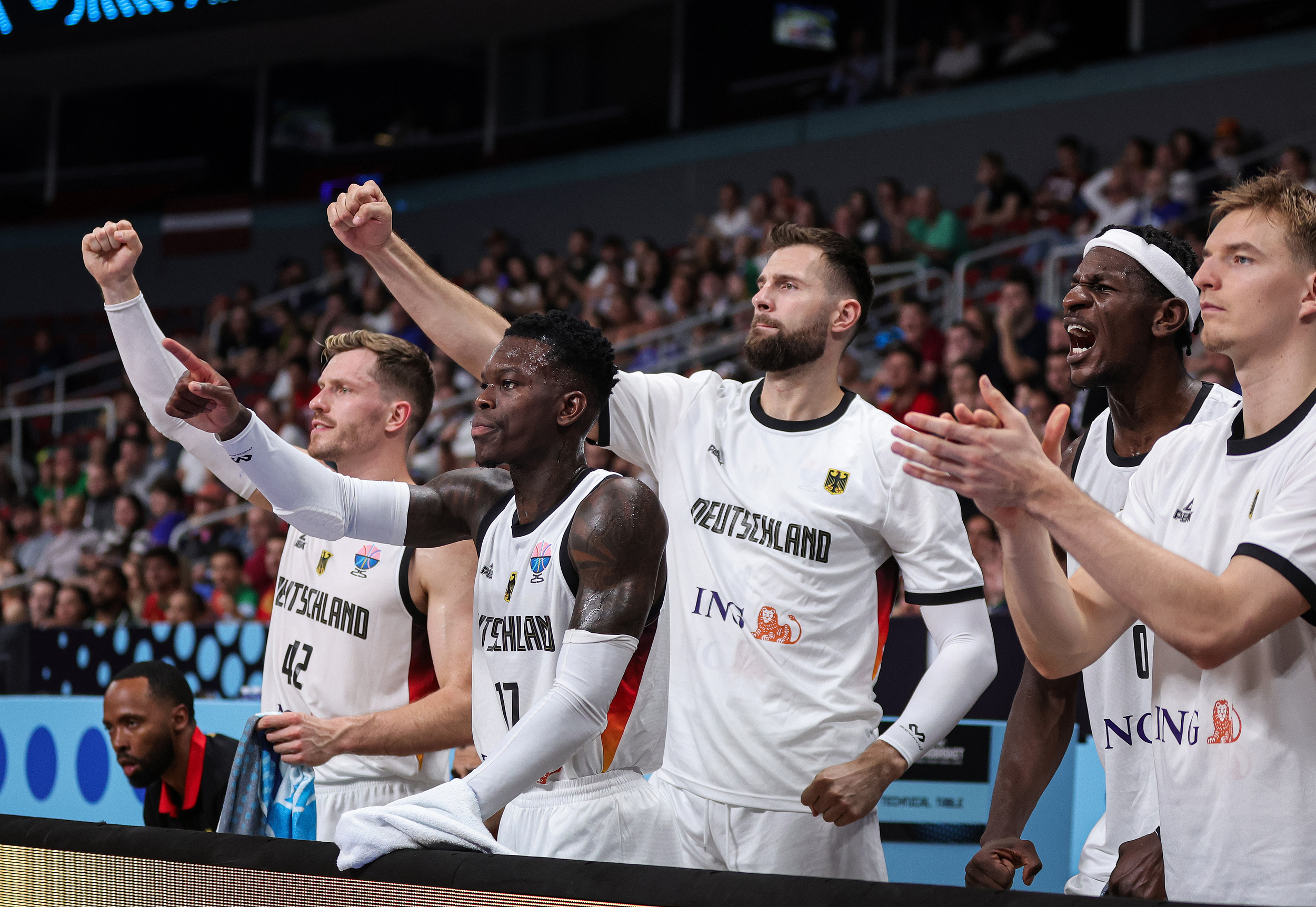 开云-男篮欧洲杯半决赛德国vs芬兰首发：施罗德、小瓦PK马卡